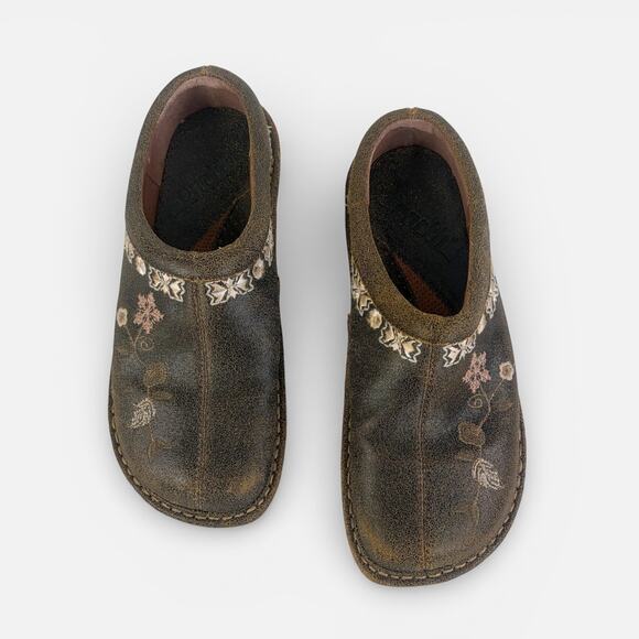Earth Shoes - Y2K Earth Kalso Pearl Leather Embroidered Negative Heel Slip On Mules Clogs Sz 7